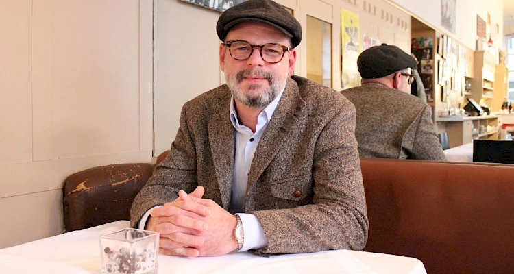 Interview mit Lektor Philipp Preiczer - ©talkaccino.at Lektor Philipp Preiczer im Interview - ©talkaccino.at