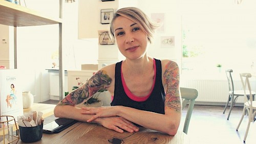 Interview mit Ärztin Petra Hirtler - ©talkaccino.at Petra Hirtler im Gespräch mit Talkaccino