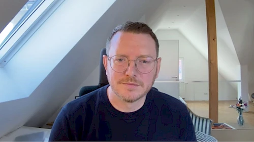 Interview mit Gerichtszeichner Martin Burkhardt - ©talkaccino.at Im Talk: Gerichtszeichner Martin Burkhardt