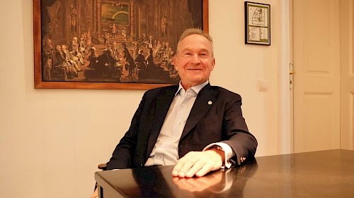 Interview mit Freimaurer-Großmeister Georg Semler - ©talkaccino.at Im Interview: Freimaurer-Großmeister Georg Semler