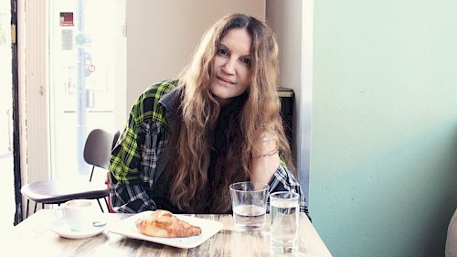 Interview mit Schauspielerin & Sängerin Cécile Nordegg - ©talkaccino.at Im Gespräch mit Schauspielerin & Sängerin Cécile Nordegg