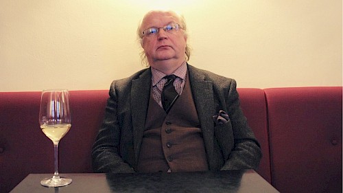 Interview mit Film- und Wirtschaftsdramaturg Ip Wischin - ©talkaccino.at Film- und Wirtschaftsdramaturg Ip Wischin im Gespräch