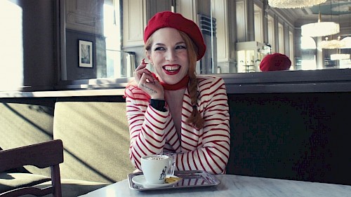 Burlesque-Tänzerin Kalinka Kalaschnikow Im Interview: Kalinka Kalaschnikow