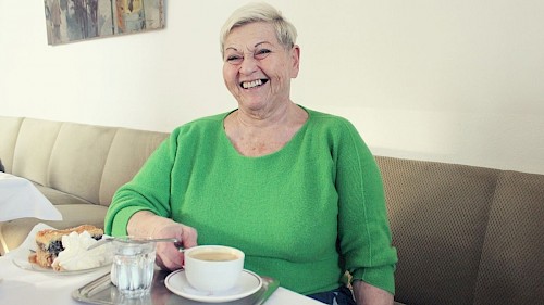 Sängerin Jazz Gitti Sängerin Jazz Gitti im Interview im Café Prückl