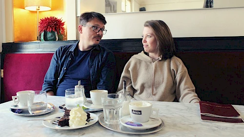 Agrarökonomin Bianca Blasl & Sozioökonom Wilhelm Geiger Talk im Café Mocca mit Bianca Blasl und Wilhelm Geiger
